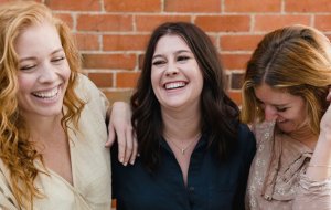 Женская дружба после 40: какая она и как искать подруг в 40+