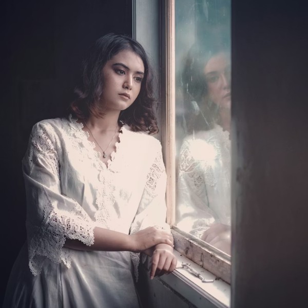 Как распознать синдром самозванца в отношениях