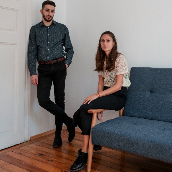 почему мужчина любит но избегает женщину