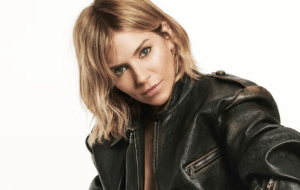 43-летняя Сиенна Миллер объявила о беременности