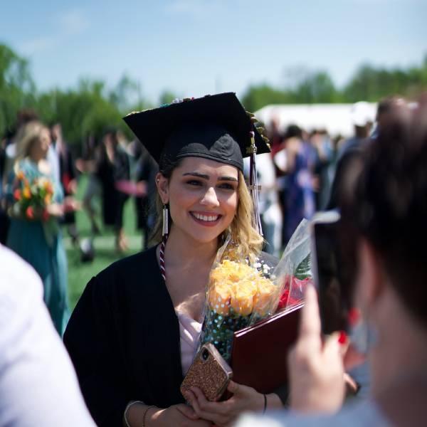 что подарить детям на выпускной