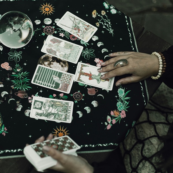 гадание любит ли меня загаданный мужчина