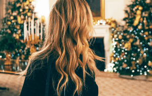 7 средств для ухода за волосами в подарок на Новый год – 2026, которые действительно работают