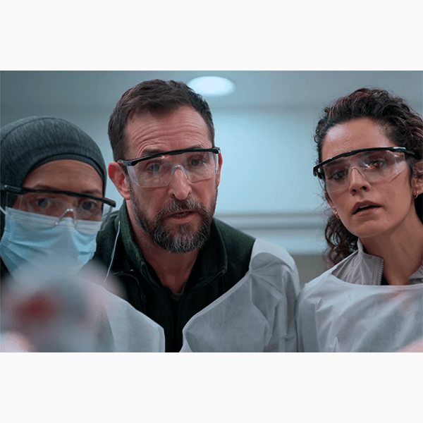 10 отличных сериалов 2025 года, которые стоит посмотреть на каникулах 