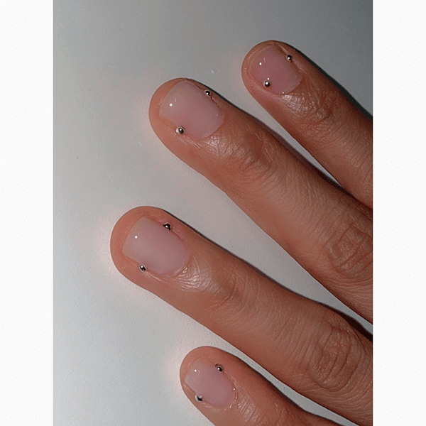 Новогодний маникюр, который гарантированно задает праздничное настроение