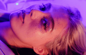 Утро после праздника: 10 экспресс-методов, которые помогут вернуть коже свежесть