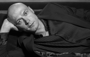 Юра Борисов впервые за долгое время появился на публике с женой и детьми