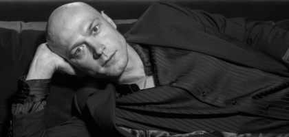 Юра Борисов впервые за долгое время появился на публике с женой и детьми