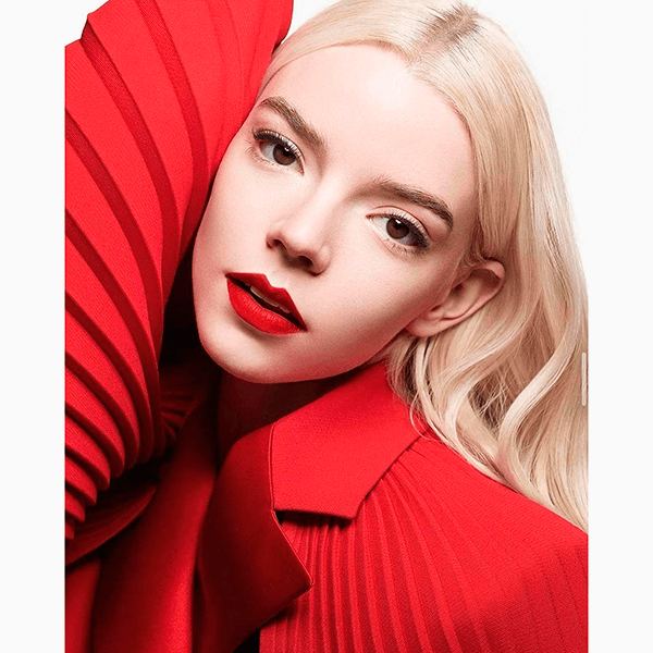 Макияж для новогоднего корпоратива: 8 образов, которые точно произведут впечатление на коллег