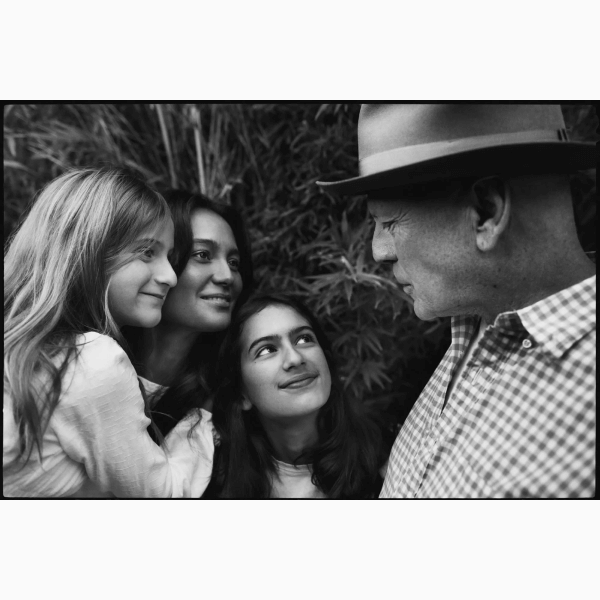 Жена Брюса Уиллиса поделилась, как отпраздновала Рождество с актером