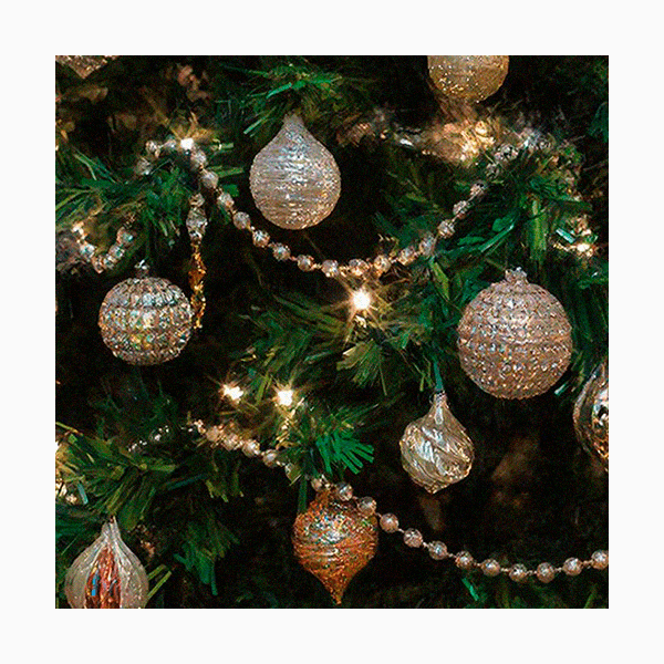 Финансовый гороскоп на декабрь 2025: бездумные траты или удачные вложения?