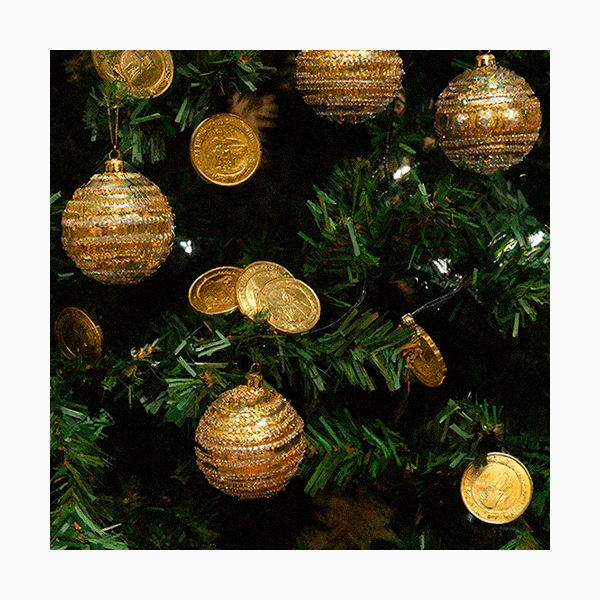 Финансовый гороскоп на декабрь 2025: бездумные траты или удачные вложения?