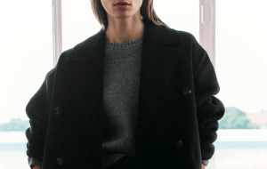 Может ли лаконичная одежда когда-то выйти из моды? Сомневаемся