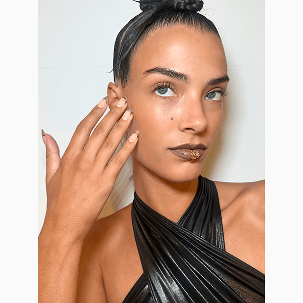 Новогодний маникюр, который гарантированно задает праздничное настроение