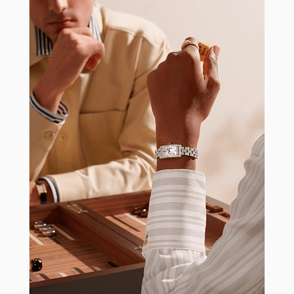 Наручные часы с кристаллами для тех, кто хочет уже почувствовать праздничное настроение