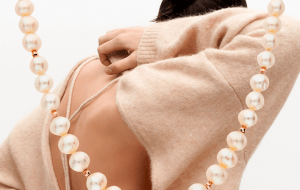 Лайфхак сезона: носим свитер самыми разными способами этой зимой