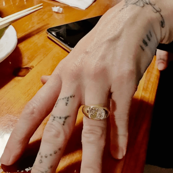 Майли Сайрус помолвлена с бойфрендом