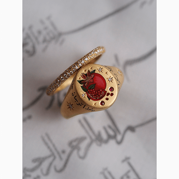 Классная идея для подарка на Новый год – 2026: украшения с символами процветания и изобилия