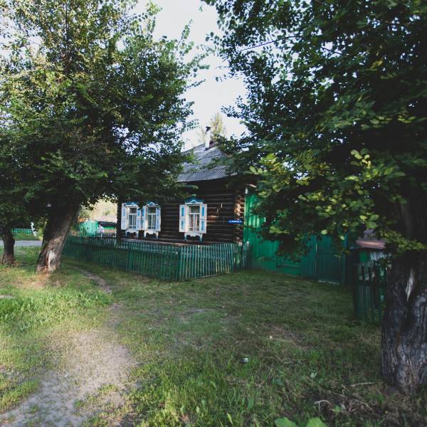 в какую деревню переехать жить