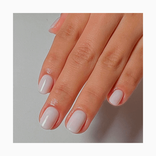 Не только для праздников: маникюр, который будет актуален всю зиму