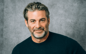 Бойфренд Дженнифер Энистон рассказал об их знакомстве