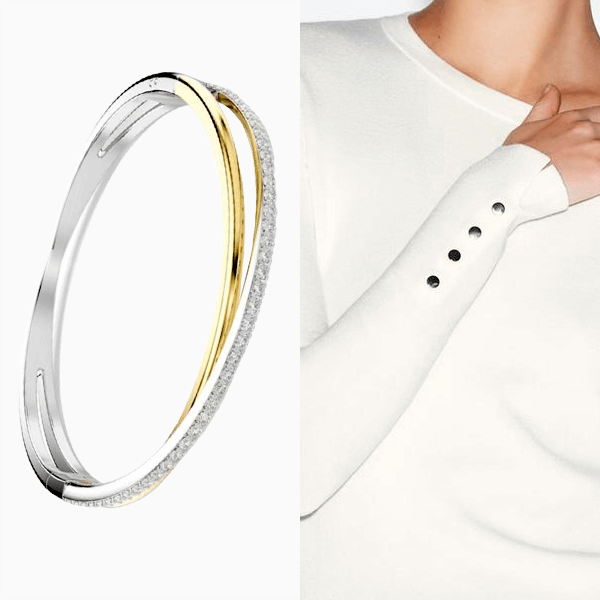 Носите браслеты поверх рукавов – зимой это смотрится очень стильно