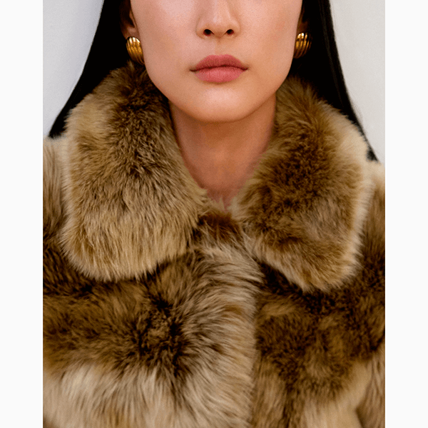 Как украшения прямо сейчас меняют наше восприятие верхней одежды