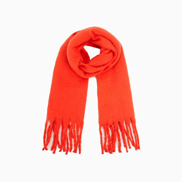 А вы отважились бы носить оранжевый цвет зимой?