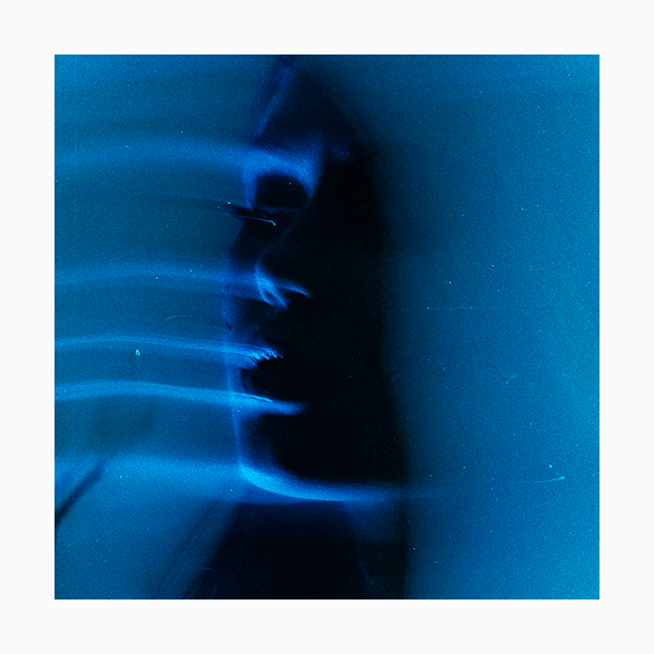 «Миленький ты мой»: какие вредные советы и модели поведения содержатся в известных песнях