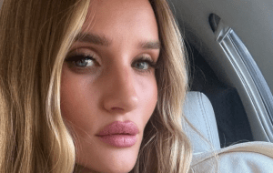 Рози Хантингтон-Уайтли поделилась редким снимком с детьми