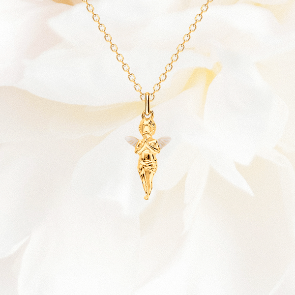 Какие камни и символы в украшениях притягивают любовь?