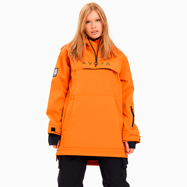 А вы отважились бы носить оранжевый цвет зимой?