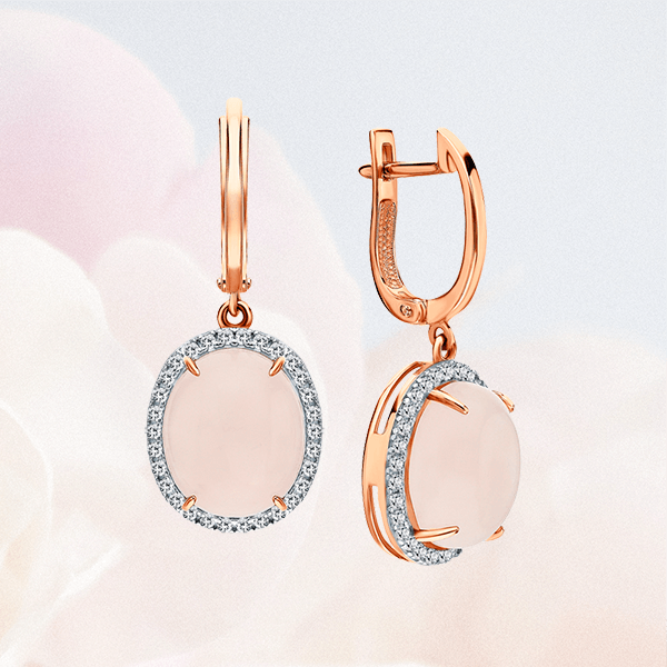 Какие камни и символы в украшениях притягивают любовь?