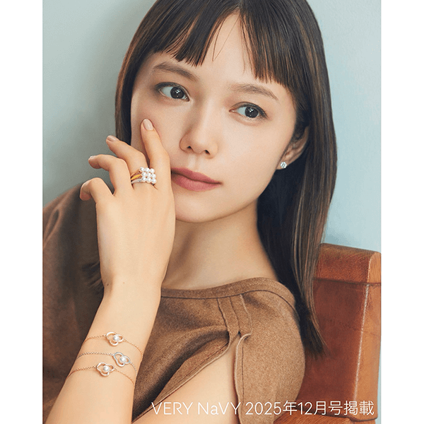 Украшения с миниатюрными жемчужинами – это самое изящное, что вы увидите сегодня