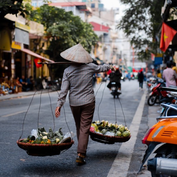 продавец фруктов во Вьетнаме