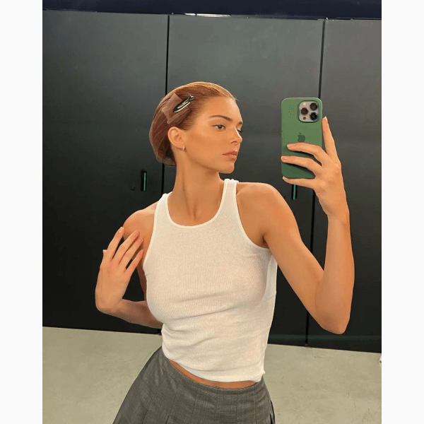 Кендалл Дженнер ответила на слухи о пластических операциях