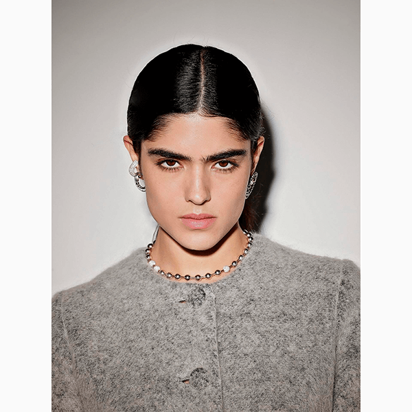 Хотите сделать ваш стиль роскошнее? Тогда носите чаще одежду в светло-сером цвете