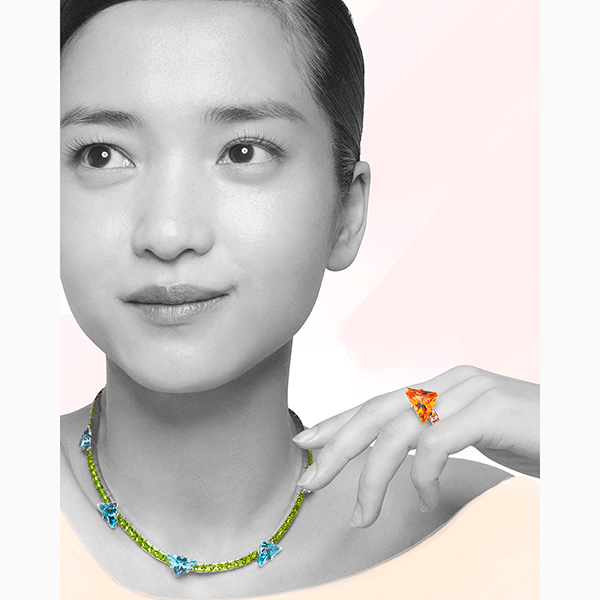 А вы отважились бы носить оранжевый цвет зимой?