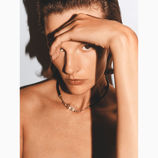 Мы выбрали для вас лучшие украшения на январских распродажах