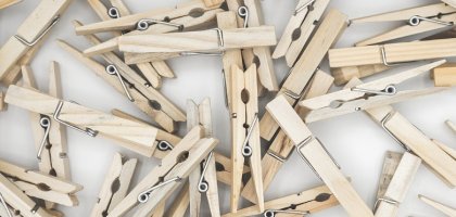 Как быстро высушить мокрые вещи