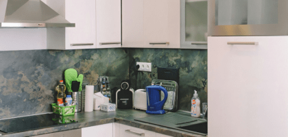 Кухонный гарнитур для маленькой кухни: как вместить все