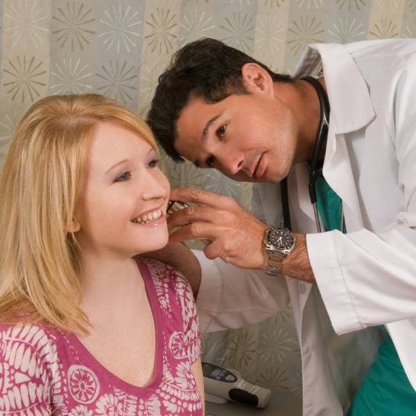 что делать если сильно заложило ухо