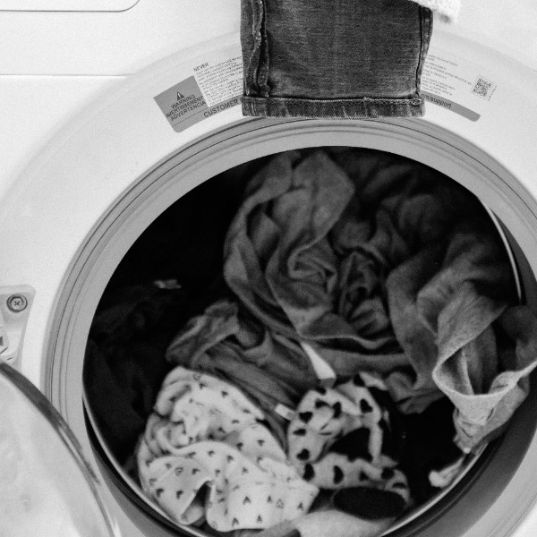 как отстирать засохшую гуашь с одежды