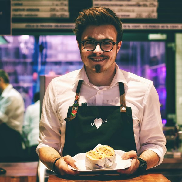 Как реагировать на грубость продавца или официанта