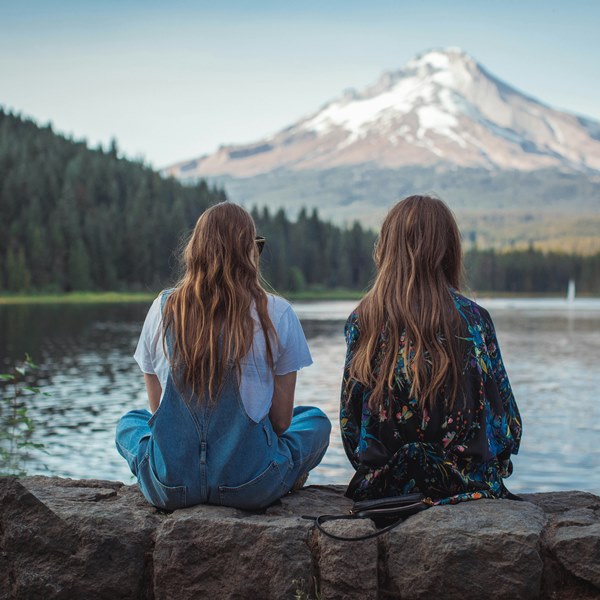 Как сблизиться со взрослой сестрой или братом, если с детстве вы не очень близки
