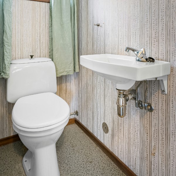 чем очистить ржавчину в унитазе