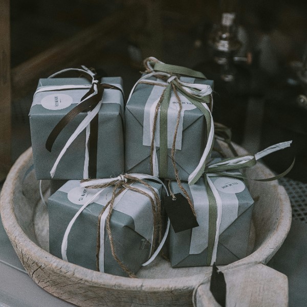 можно ли передаривать подарки