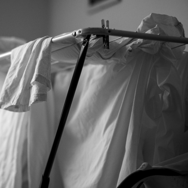 как отстирать засохшую гуашь с одежды