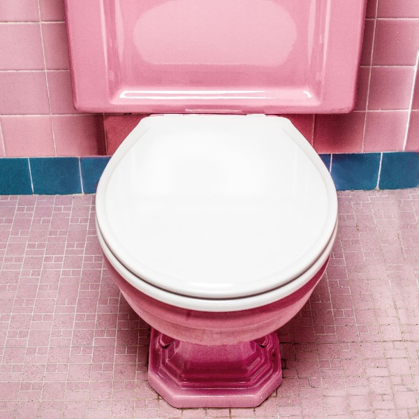 чем очистить ржавчину в унитазе