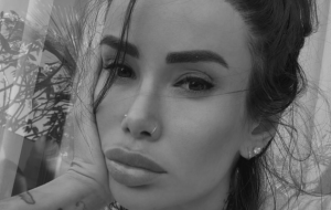 Айза-Лилуна Ай ответила на критику внешности ее сына